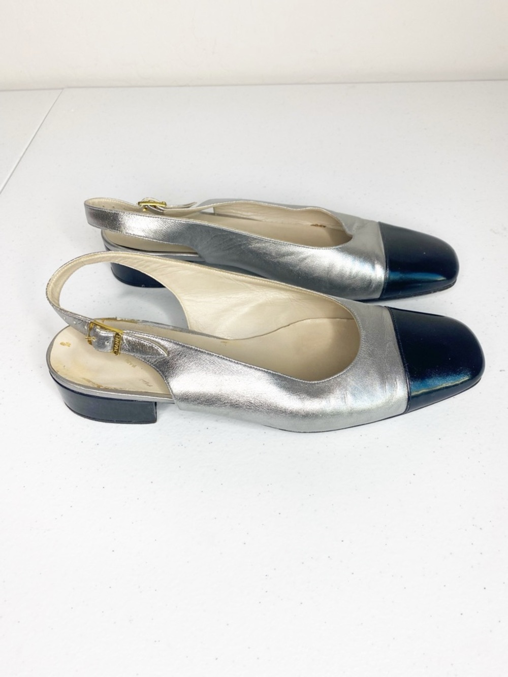Chanel Vintage Cap-Toe Sling Back Pumps Sliver Black Size 38 - Picture 3 of 15